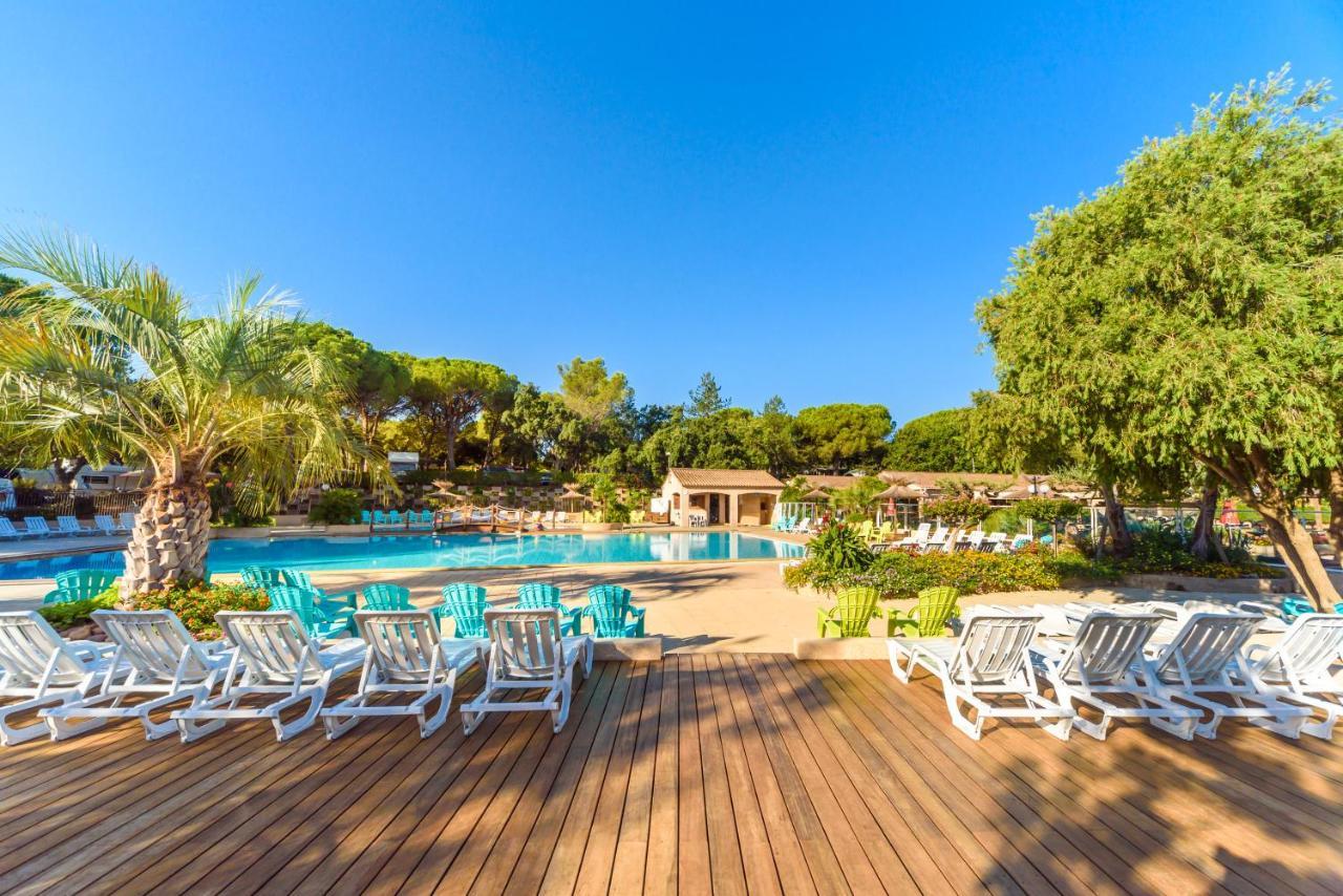 Chalets Met Buitenkeuken Op Camping Lei Suves - Joycasa รอกเกอบรูน-ซูร์-อาร์ฌ็องส์ ภายนอก รูปภาพ