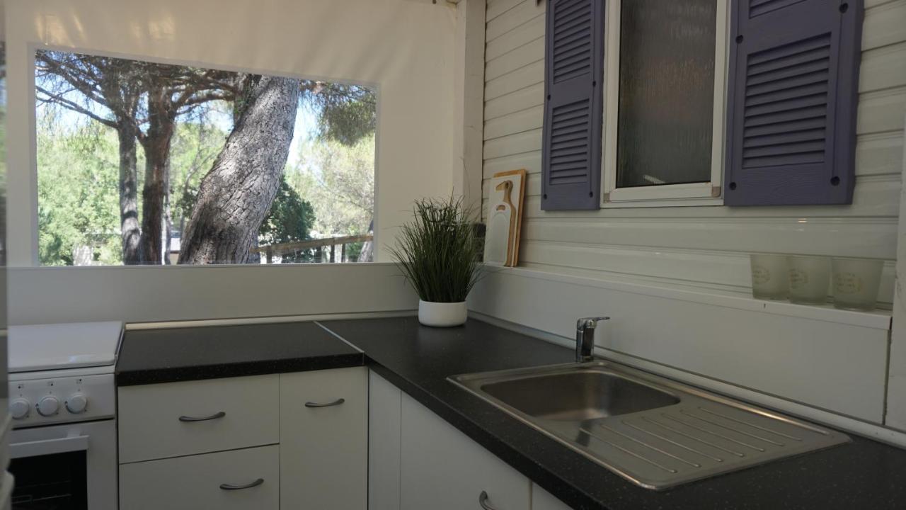 Chalets Met Buitenkeuken Op Camping Lei Suves - Joycasa รอกเกอบรูน-ซูร์-อาร์ฌ็องส์ ภายนอก รูปภาพ