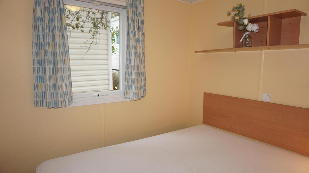 Chalets Met Buitenkeuken Op Camping Lei Suves - Joycasa รอกเกอบรูน-ซูร์-อาร์ฌ็องส์ ภายนอก รูปภาพ