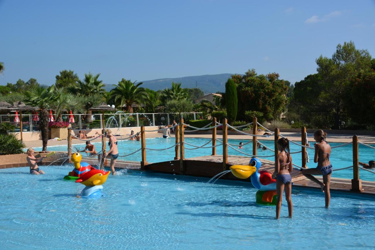 Chalets Met Buitenkeuken Op Camping Lei Suves - Joycasa รอกเกอบรูน-ซูร์-อาร์ฌ็องส์ ภายนอก รูปภาพ