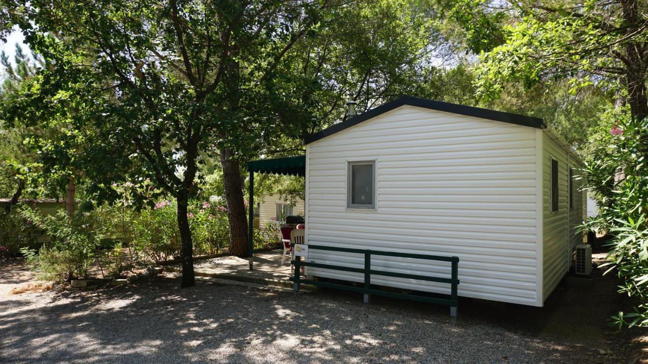Chalets Met Buitenkeuken Op Camping Lei Suves - Joycasa รอกเกอบรูน-ซูร์-อาร์ฌ็องส์ ภายนอก รูปภาพ