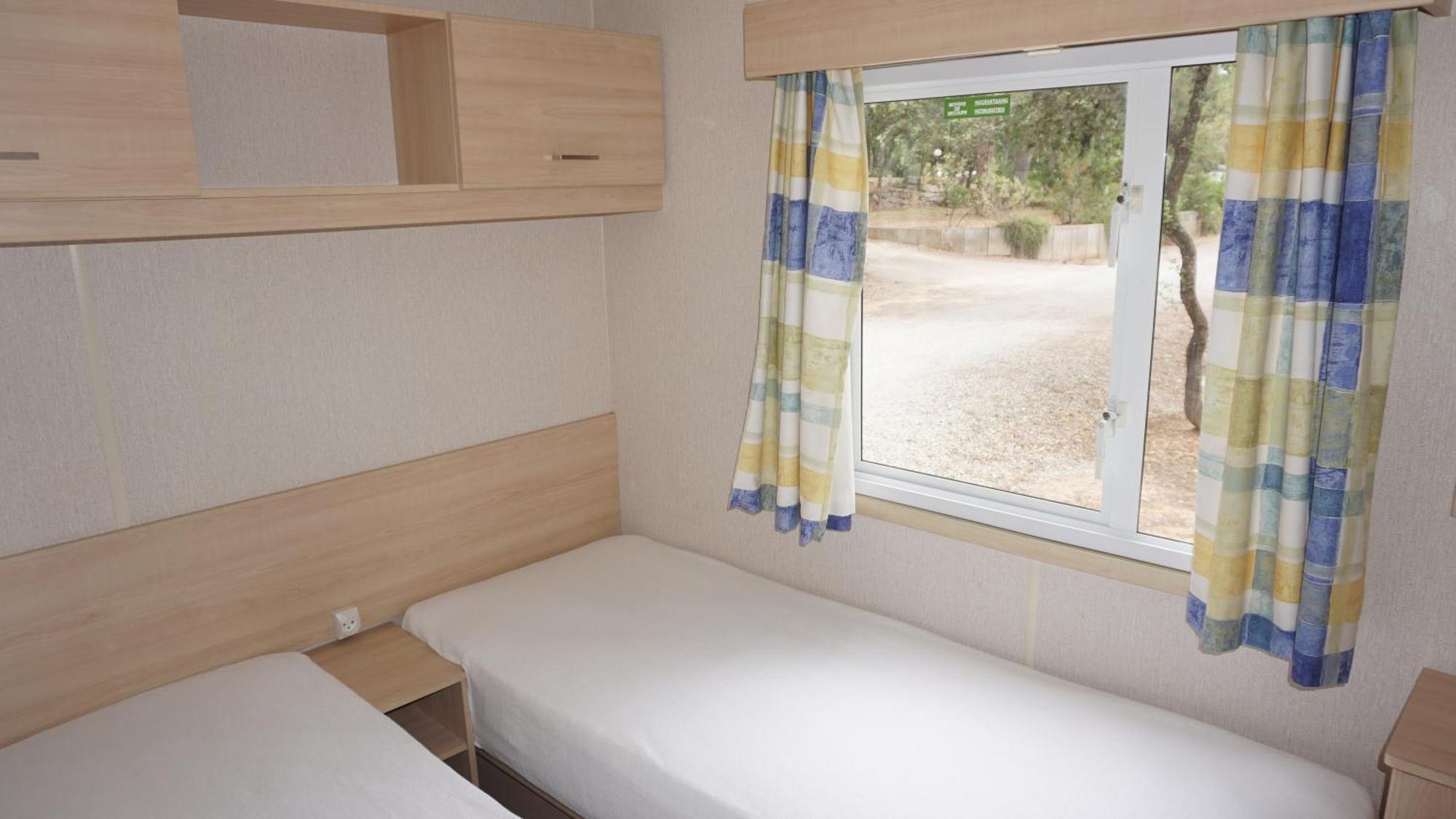 Chalets Met Buitenkeuken Op Camping Lei Suves - Joycasa รอกเกอบรูน-ซูร์-อาร์ฌ็องส์ ห้อง รูปภาพ