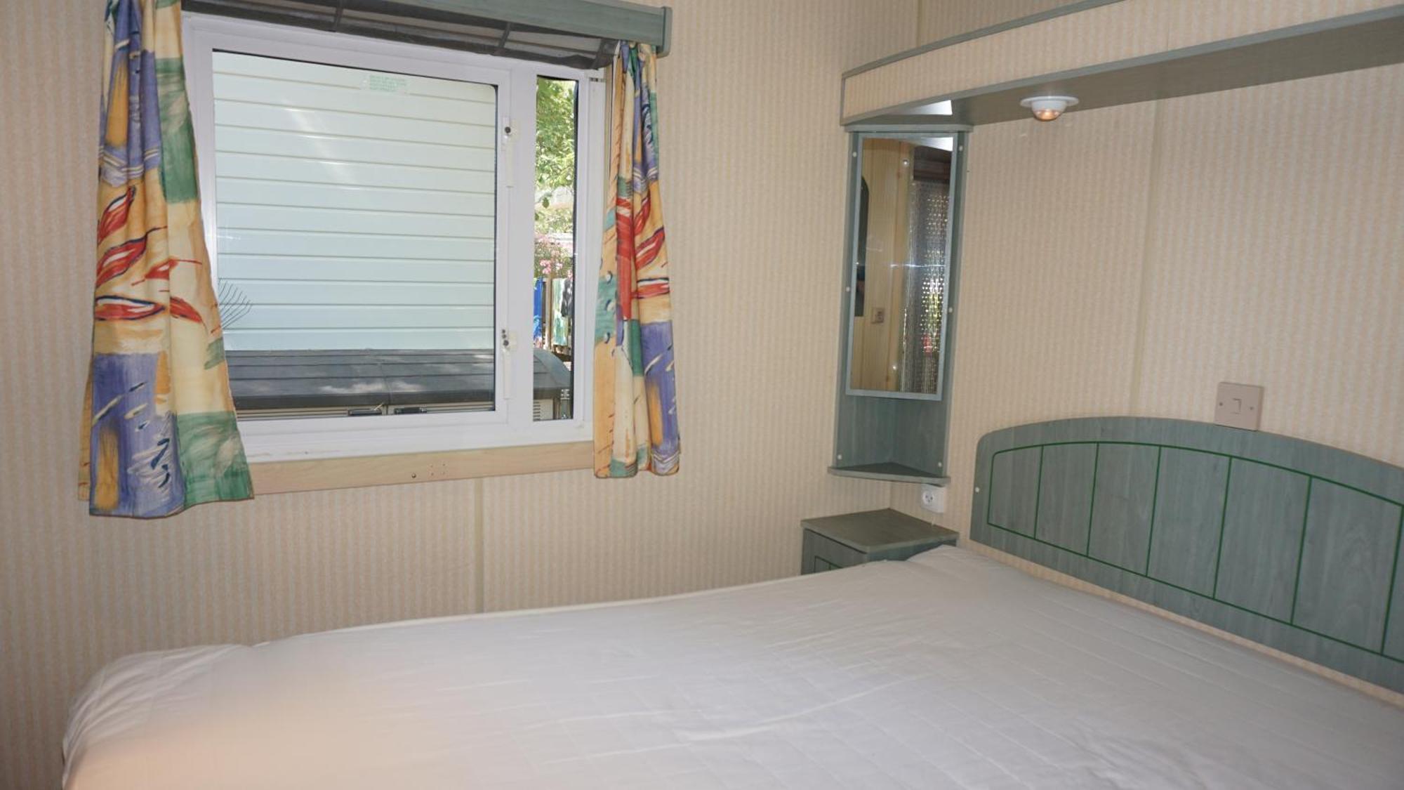 Chalets Met Buitenkeuken Op Camping Lei Suves - Joycasa รอกเกอบรูน-ซูร์-อาร์ฌ็องส์ ห้อง รูปภาพ