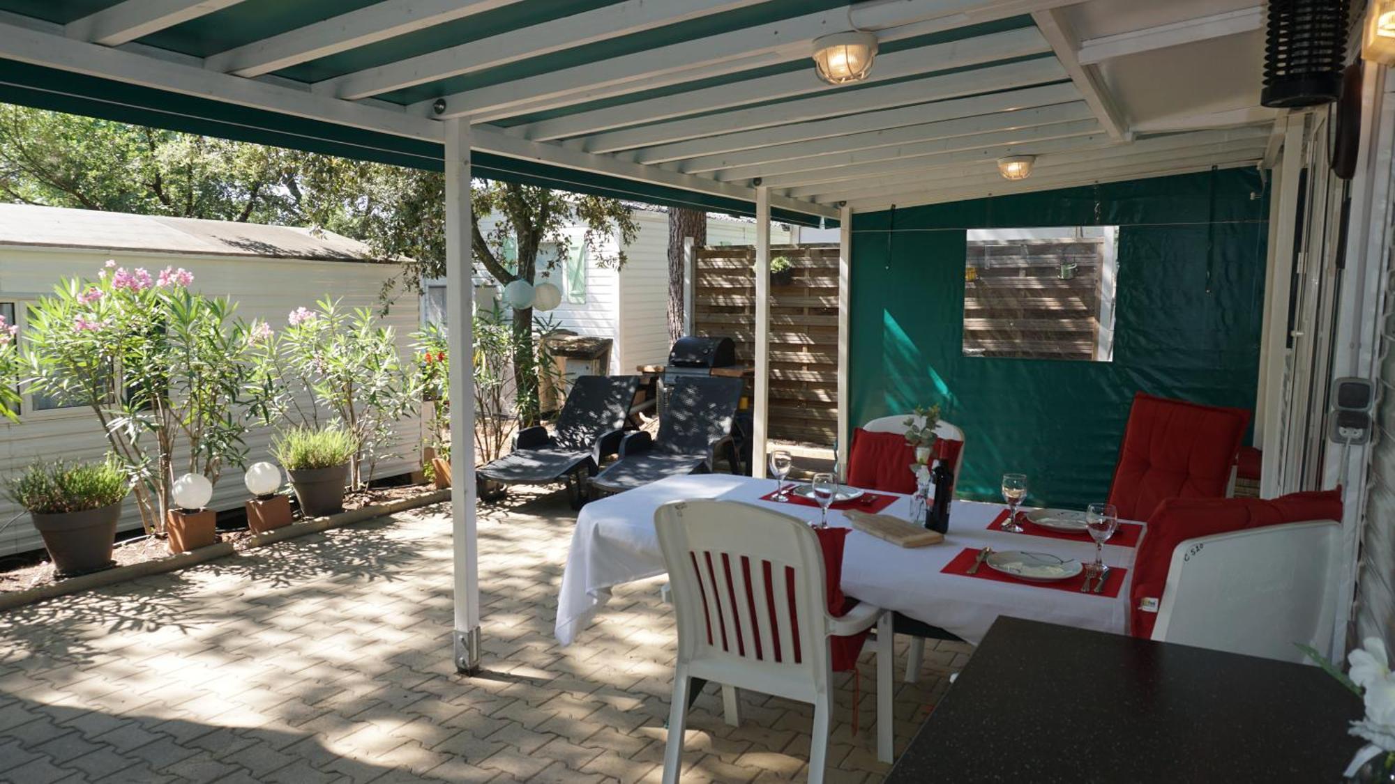 Chalets Met Buitenkeuken Op Camping Lei Suves - Joycasa รอกเกอบรูน-ซูร์-อาร์ฌ็องส์ ห้อง รูปภาพ